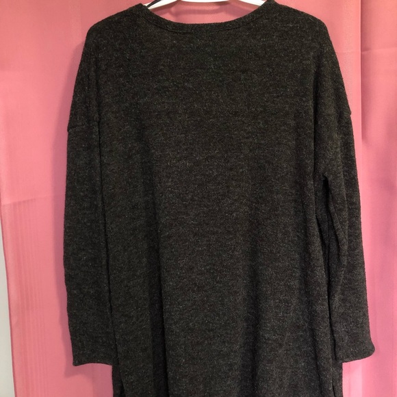 Light/thin Cardigan gently used - Picture 2 of 2